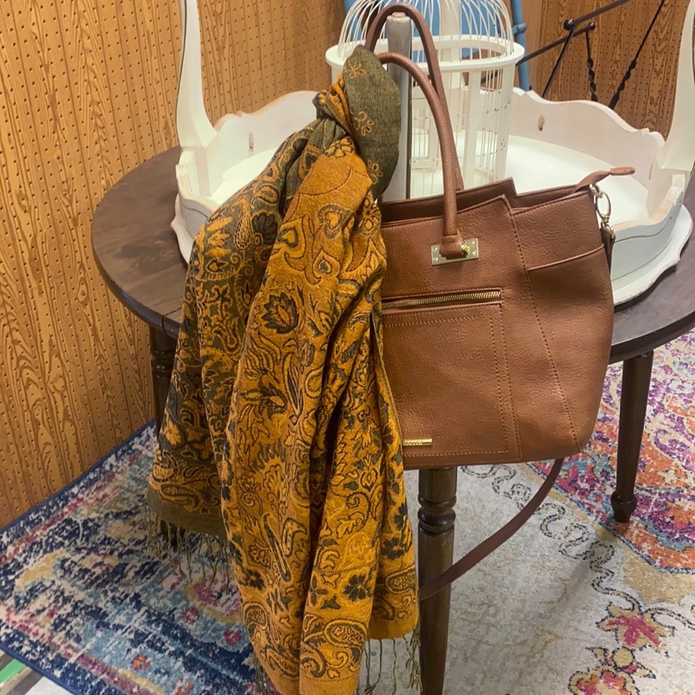 Steve Madden brown purse with shoulder strap and coordinating scarf